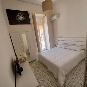 A Casa Di Nonna Ida, Nel Cuore Pulsante Di , Napoli Italia